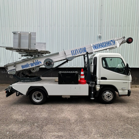 camion-monte-meubles-location-monte-meuble-elevator